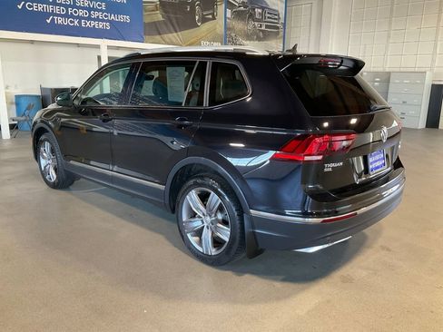 Used 2018 Volkswagen Tiguan SEL Premium image 3