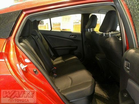 Used 2017 Toyota Prius Three image 21