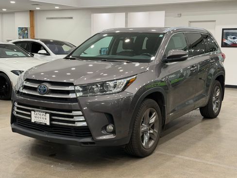 Used 2018 Toyota Highlander Limited Platinum image 1