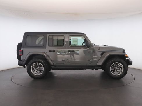 Used 2021 Jeep Wrangler Unlimited Sahara AWD/4WD image 21