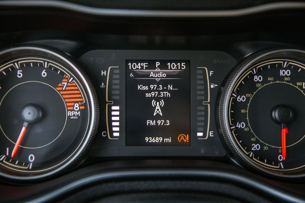Used 2019 Jeep Cherokee Latitude w/ Popular Appearance Group FWD image 17