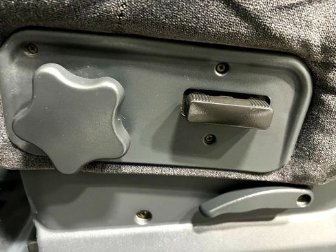 Used 2001 Chevrolet Silverado 2500 LS image 34