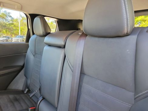 Used 2024 Mitsubishi Outlander SE image 18