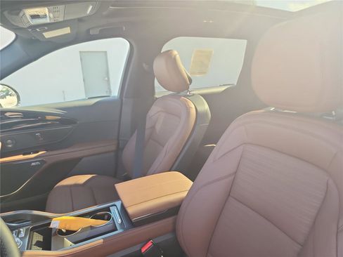 New 2026 Lincoln Nautilus Reserve AWD/4WD image 14