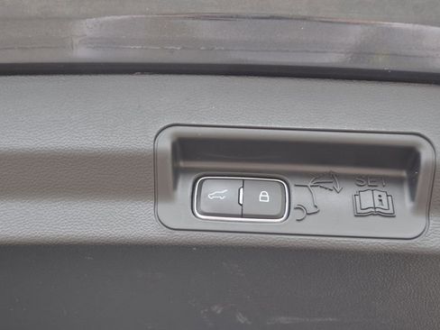 Used 2024 Ford Explorer XLT w/ Equipment Group 202A image 19