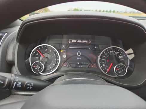 New 2026 RAM 1500 Express AWD/4WD image 13