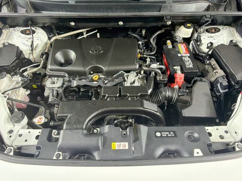 Used 2020 Toyota RAV4 LE FWD image 31