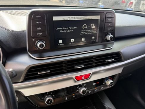 Used 2020 Kia Telluride LX AWD/4WD image 22