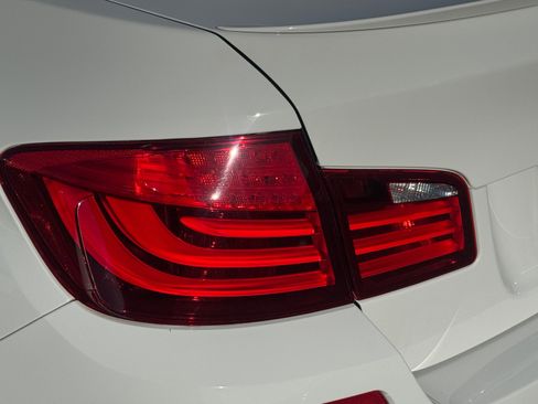 Used 2013 BMW M5 image 16