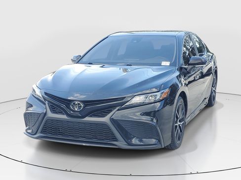 Used 2024 Toyota Camry SE FWD image 4