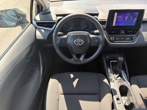 Used 2025 Toyota Corolla LE FWD image 21