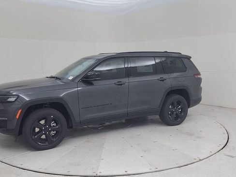 New 2025 Jeep Grand Cherokee L Limited w/ Black Appearance Package image 7
