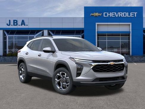New 2026 Chevrolet Trax LT w/ Driver Confidence Package image 7