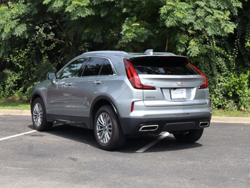 Used 2025 Cadillac XT4 Premium Luxury FWD image 5