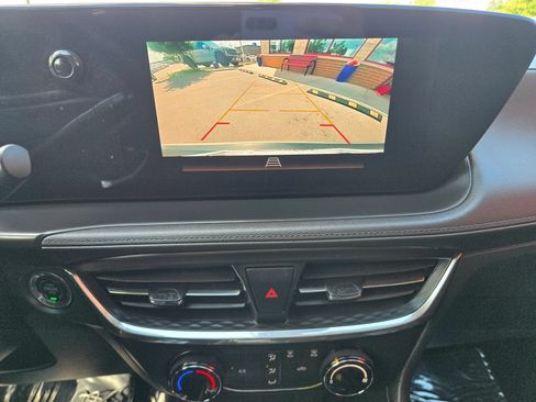 Used 2024 Buick Encore GX Preferred FWD image 14