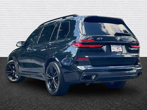 Used 2023 BMW X7 xDrive40i w/ M Sport Package AWD/4WD image 4
