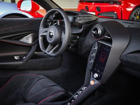 Used 2027 McLaren 750S Spider RWD image 42