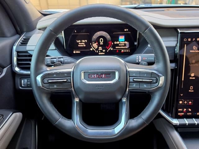 Used 2026 GMC Acadia Elevation w/ Elevation Premium Package FWD image 16