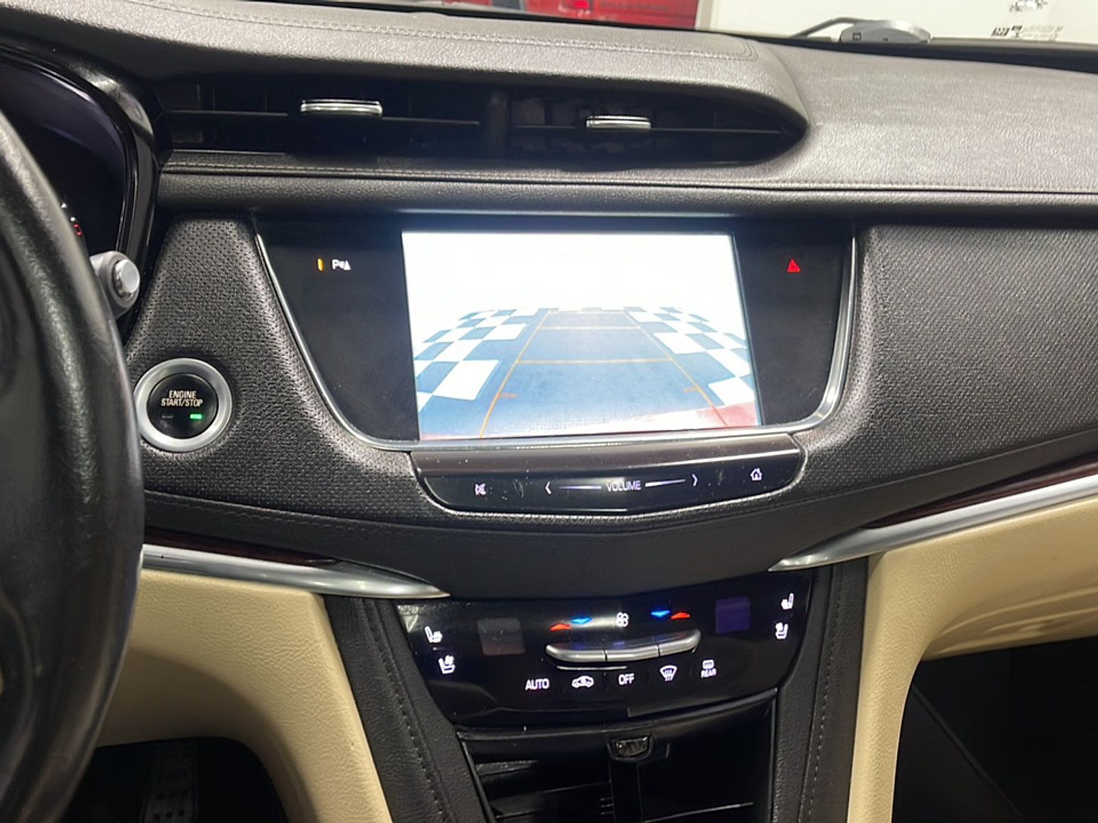 Used 2019 Cadillac XT5 Premium Luxury FWD image 8