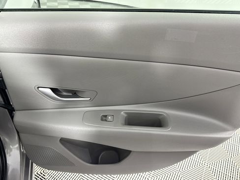 Used 2023 Hyundai Elantra SEL w/ Preferred Accessory Package FWD image 27