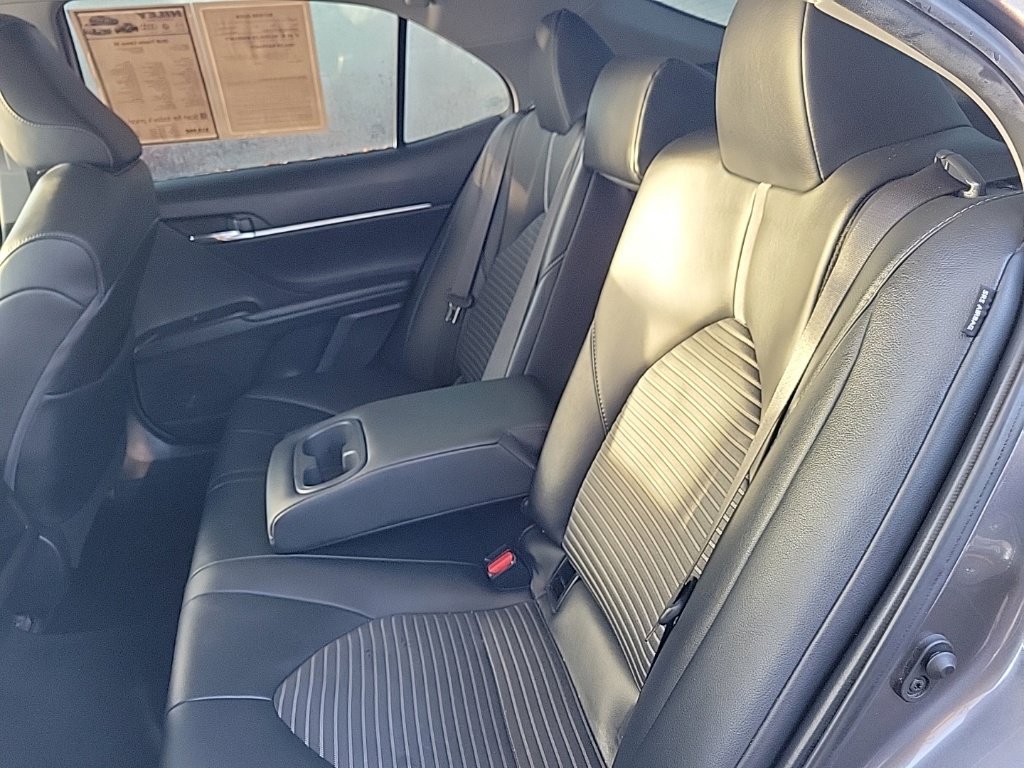 Used 2020 Toyota Camry SE FWD image 12