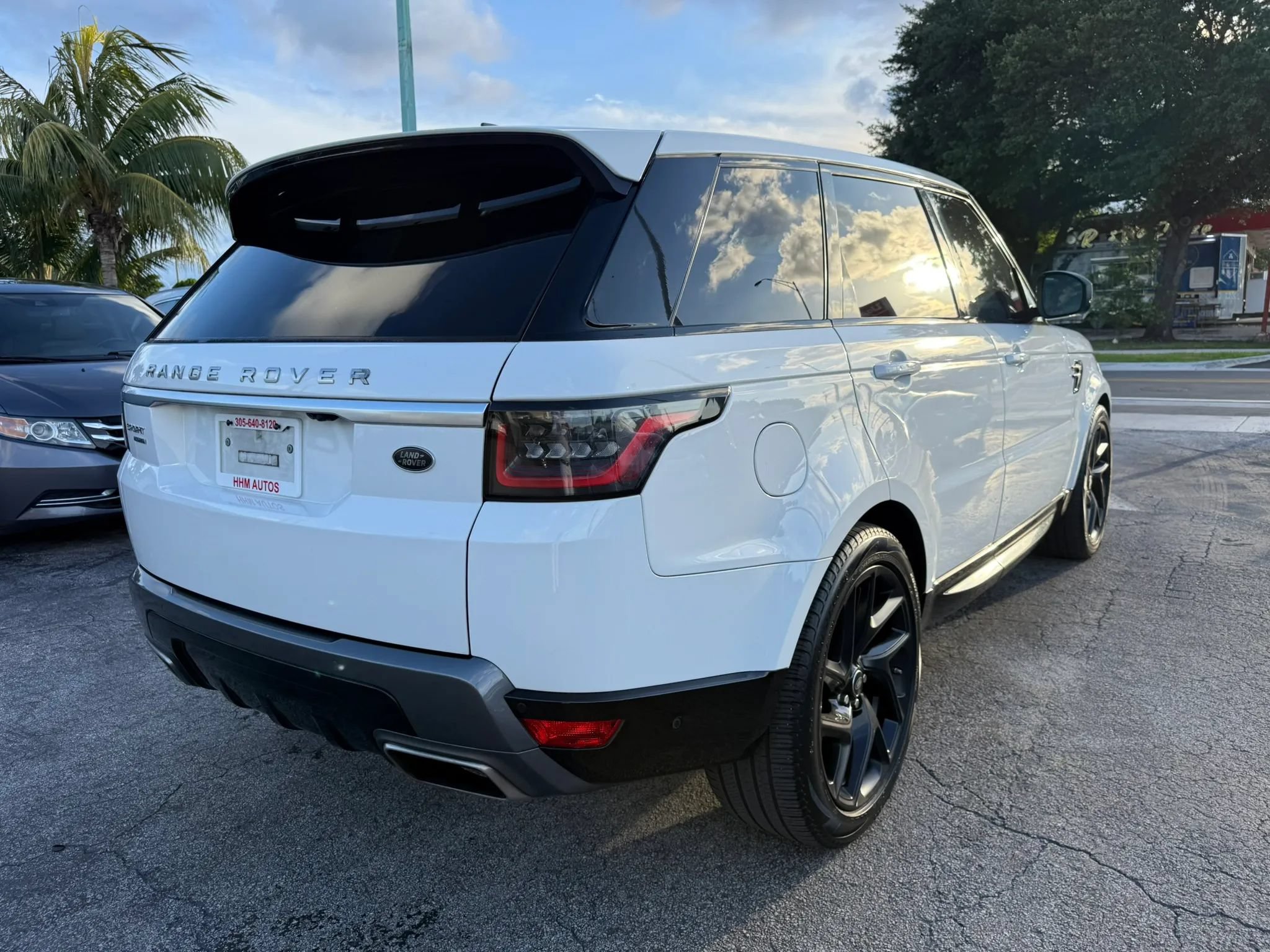 Used 2018 Land Rover Range Rover Sport HSE AWD/4WD image 5