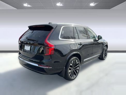 New 2026 Volvo XC90 T8 Plus w/ Protection Package image 9