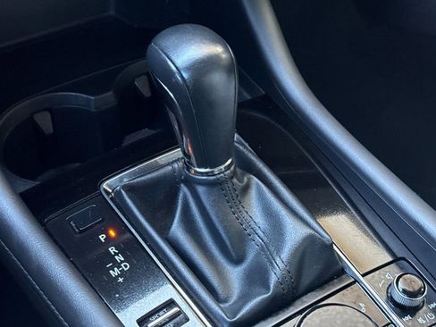 Used 2021 MAZDA MAZDA3 Premium Plus image 17