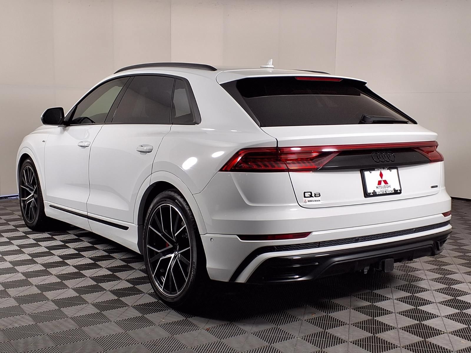 Used 2023 Audi Q8 Prestige AWD/4WD image 5