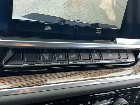 Used 2025 Chevrolet Silverado 2500 LT w/ Convenience Package image 25