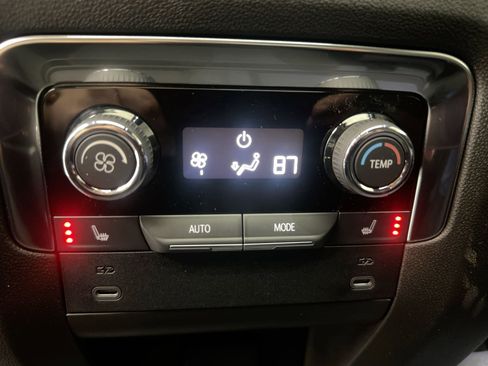 New 2026 Chevrolet Suburban RST image 33