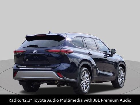 Certified 2026 Toyota Highlander Platinum AWD/4WD image 7