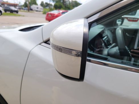 Used 2020 Nissan Rogue SV AWD/4WD image 14
