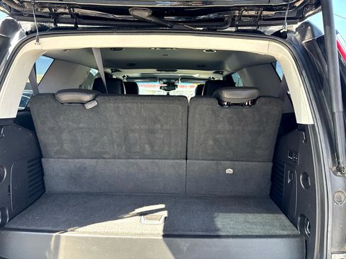 Used 2015 Cadillac Escalade Luxury image 8