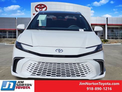 Used 2025 Toyota Camry XSE w/ Premium Plus Package image 2