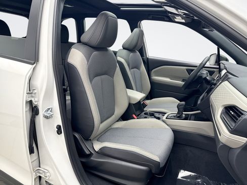 Used 2025 Subaru Forester Premium image 16