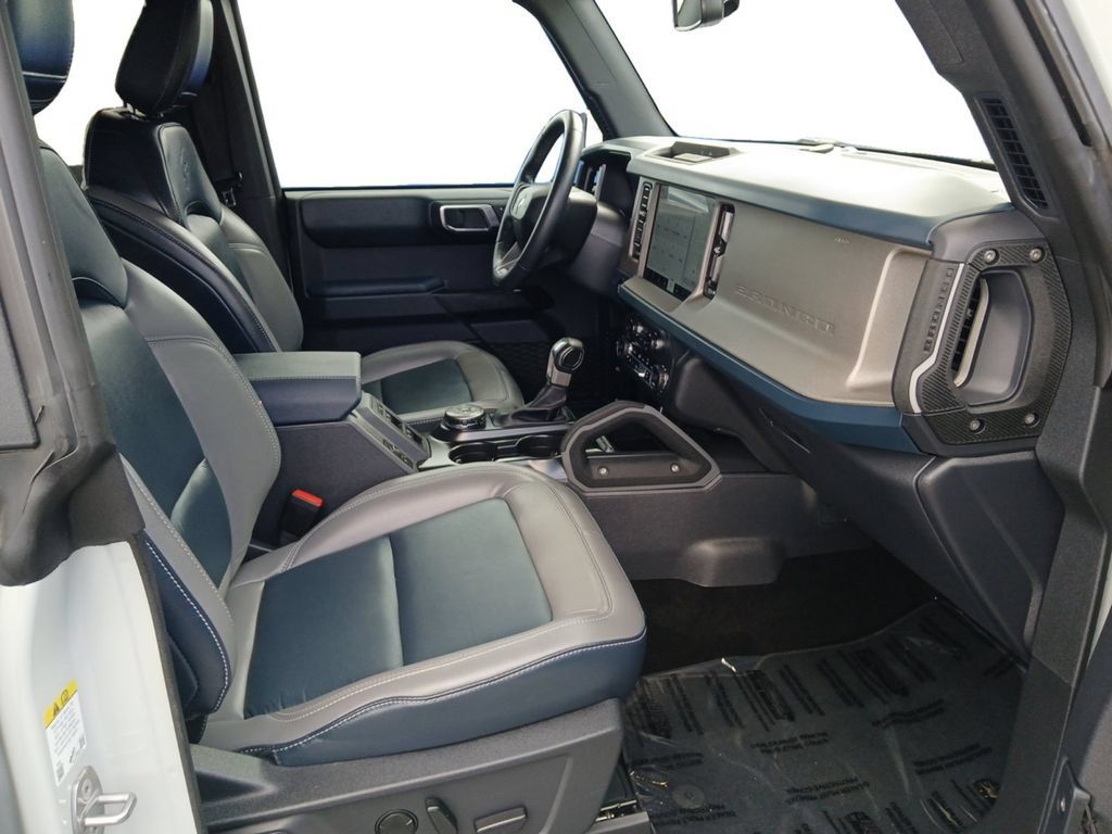 Used 2024 Ford Bronco Outer Banks AWD/4WD image 24
