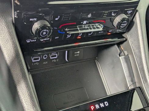 New 2025 Jeep Grand Cherokee Altitude image 22