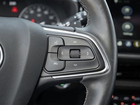 Used 2023 Buick Envision Essence image 25