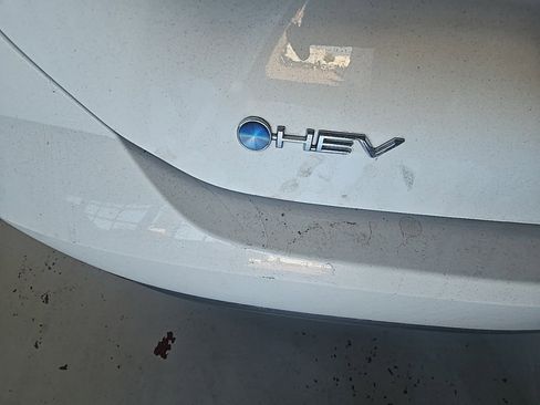 Used 2025 Toyota Camry SE image 6