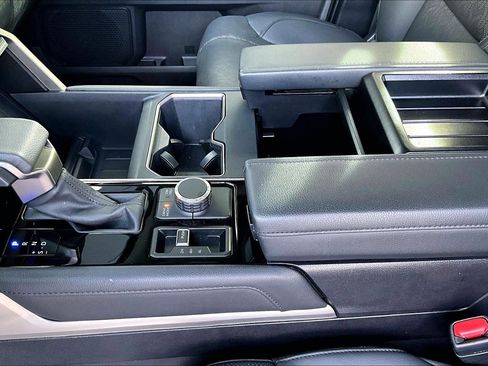 Used 2024 Toyota Tundra Limited image 17