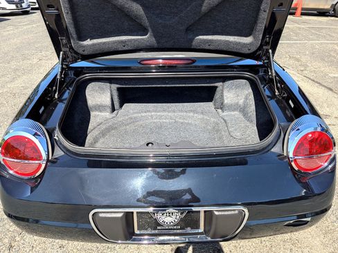 Used 2002 Ford Thunderbird image 42