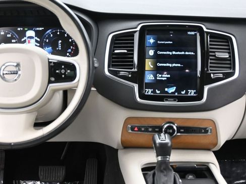 Used 2021 Volvo XC90 T6 Momentum w/ Advanced Package image 13