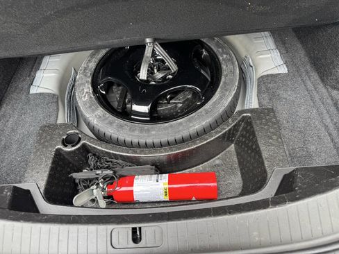 Used 2018 Cadillac XTS w/ Rear Seat Comfort Package image 27