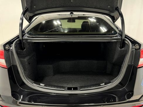 Used 2019 Ford Fusion SE FWD image 28