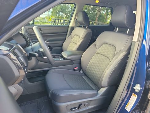 Certified 2024 Nissan Pathfinder SV FWD image 15