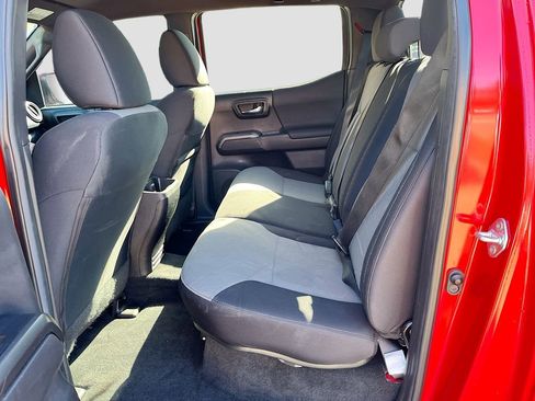 Used 2022 Toyota Tacoma TRD Sport w/ Technology Package RWD image 22