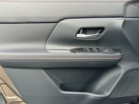 Used 2025 Nissan Kicks SR w/ Illumination Package image 12