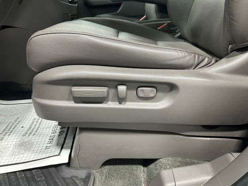Used 2016 Honda Odyssey Touring Elite image 12