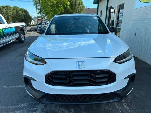 Used 2023 Honda HR-V Sport image 8